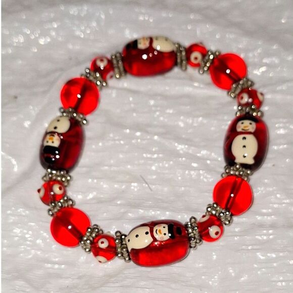 A Red Glass Beaded Women's Stretchy Bangle Bracelet Winter Snowman Christmas - Picture 1 of 7